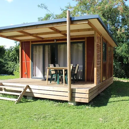 Les Acacias Camping 3*
